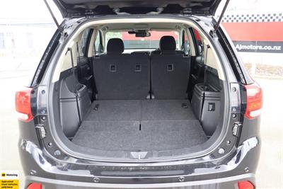 2021 Mitsubishi Outlander - Thumbnail