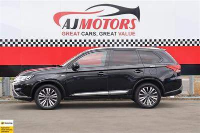 2021 Mitsubishi Outlander - Thumbnail