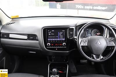 2021 Mitsubishi Outlander - Thumbnail