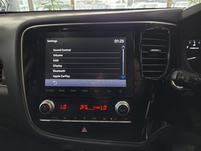 2022 Mitsubishi Outlander - Thumbnail