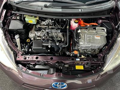 2013 Toyota Aqua - Thumbnail