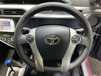 2013 Toyota Aqua - Thumbnail