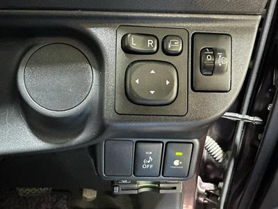 2013 Toyota Aqua - Thumbnail