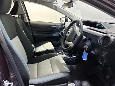 2013 Toyota Aqua - Thumbnail