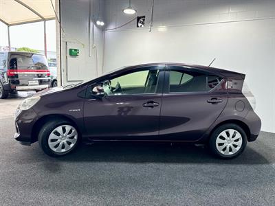 2013 Toyota Aqua - Thumbnail