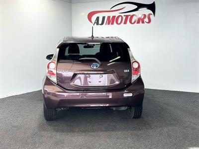 2013 Toyota Aqua - Thumbnail