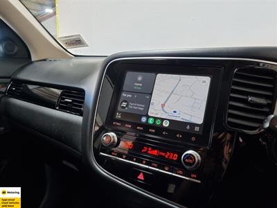 2022 Mitsubishi Outlander - Thumbnail