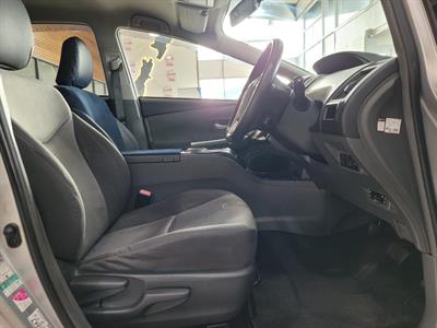 2012 Toyota Prius - Thumbnail