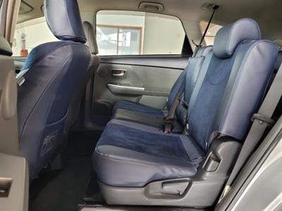 2012 Toyota Prius - Thumbnail