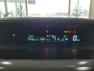 2012 Toyota Prius - Thumbnail