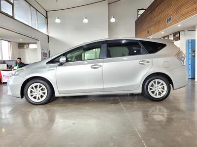 2012 Toyota Prius - Thumbnail