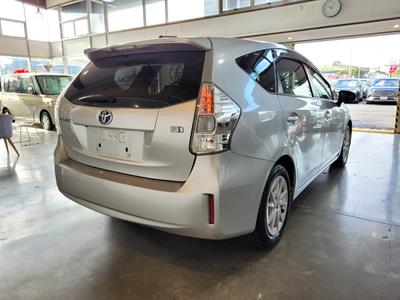 2012 Toyota Prius - Thumbnail
