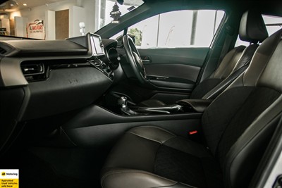 2017 Toyota C-HR - Thumbnail