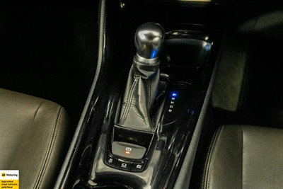 2017 Toyota C-HR - Thumbnail