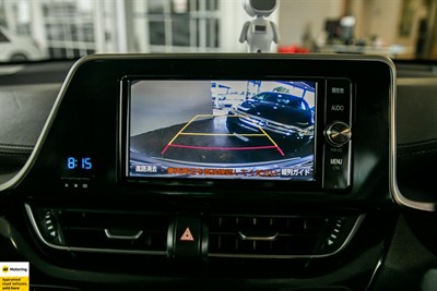 2017 Toyota C-HR - Thumbnail