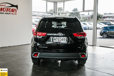 2017 Toyota Highlander - Thumbnail