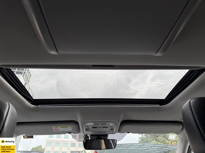 2017 Toyota Highlander - Thumbnail