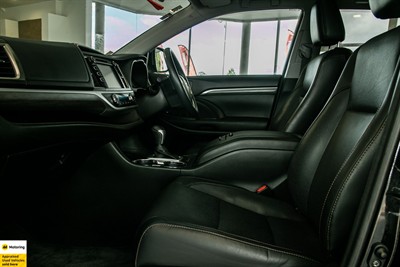 2017 Toyota Highlander - Thumbnail