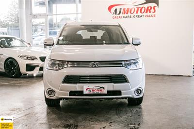 2014 Mitsubishi Outlander - Thumbnail