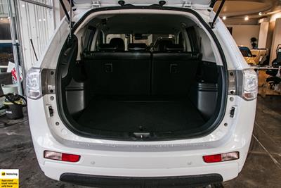 2014 Mitsubishi Outlander - Thumbnail