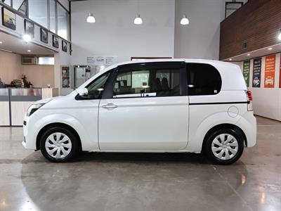 2014 Toyota Spade - Thumbnail
