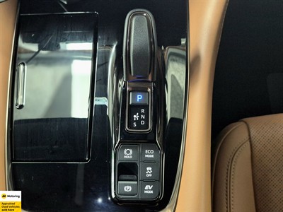 2025 Toyota Vellfire - Thumbnail
