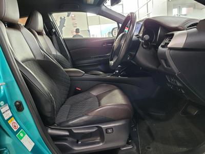 2017 Toyota C-HR - Thumbnail