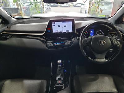 2017 Toyota C-HR - Thumbnail
