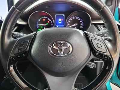 2017 Toyota C-HR - Thumbnail