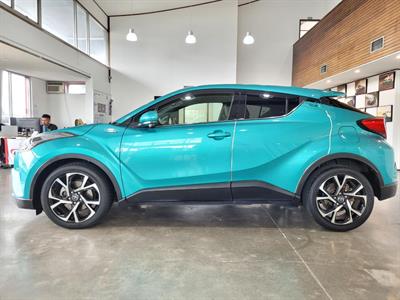 2017 Toyota C-HR - Thumbnail