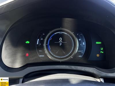 2013 Lexus IS 300h - Thumbnail