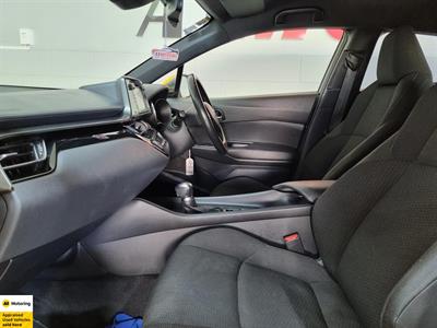 2019 Toyota C-HR - Thumbnail