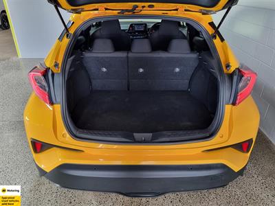 2019 Toyota C-HR - Thumbnail