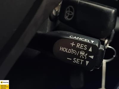 2019 Toyota C-HR - Thumbnail