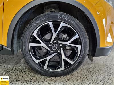 2019 Toyota C-HR - Thumbnail