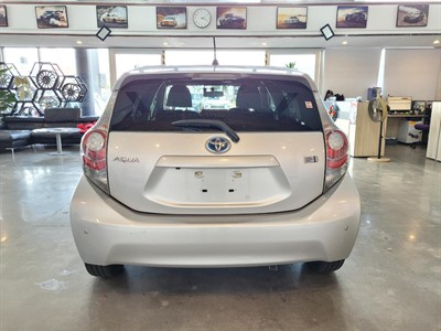 2012 Toyota Aqua - Thumbnail