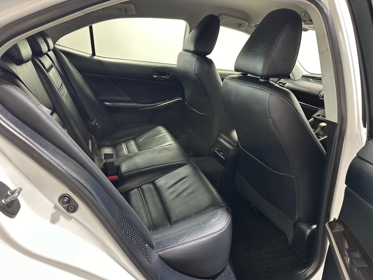 2014 Lexus IS300h