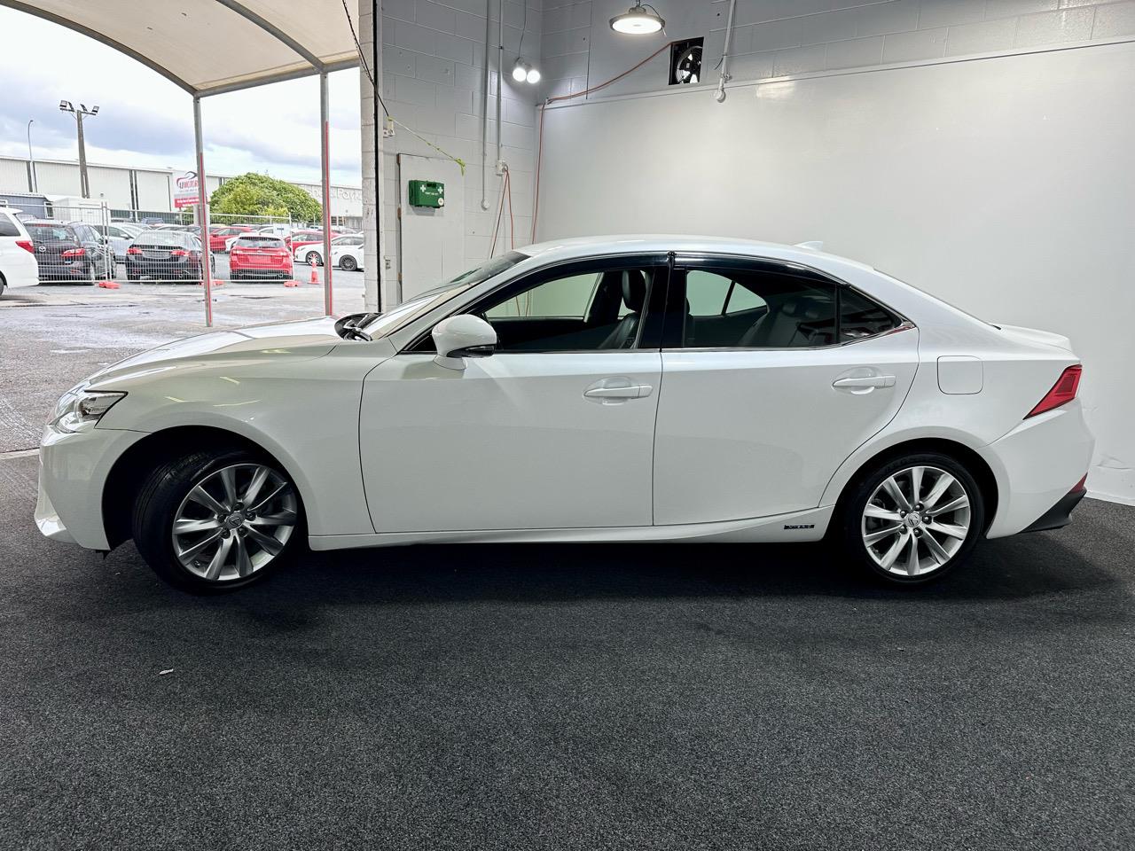 2014 Lexus IS300h