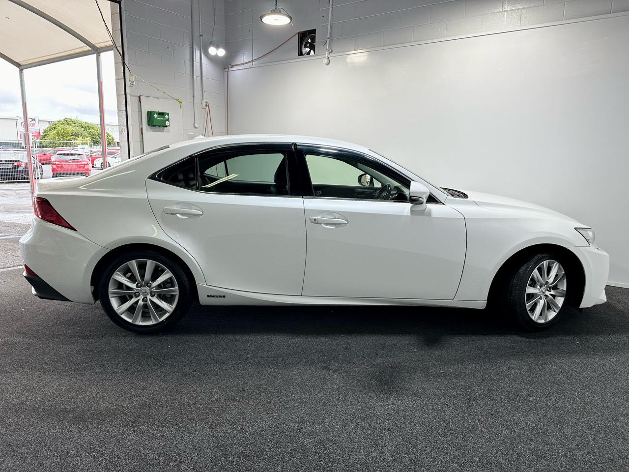 2014 Lexus IS300h