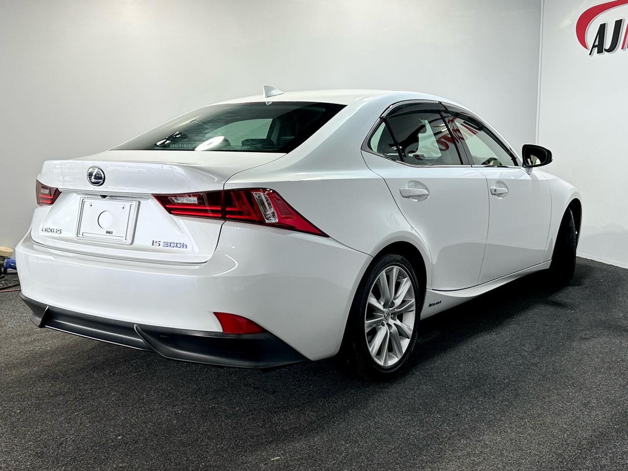 2014 Lexus IS300h