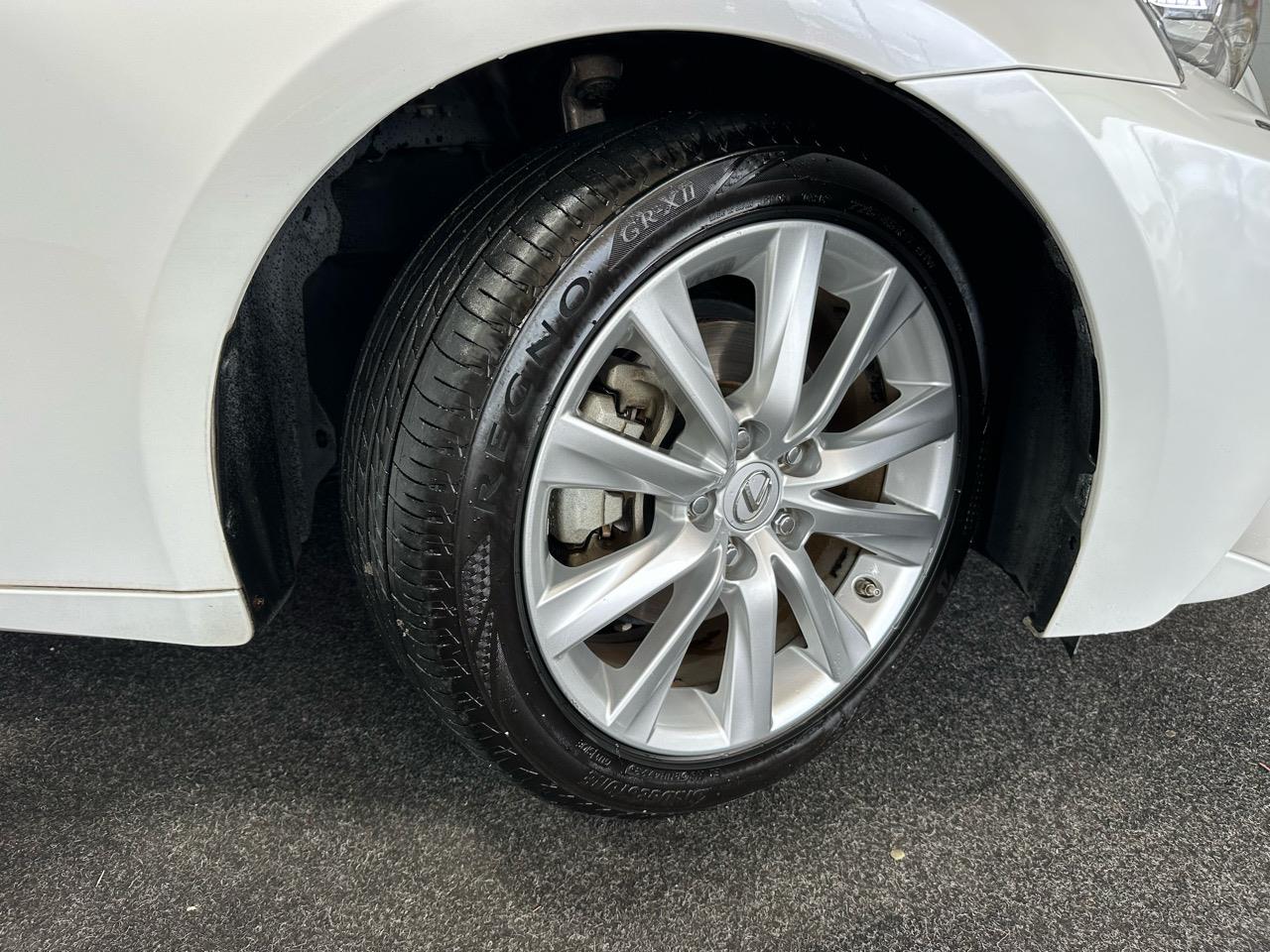 2014 Lexus IS300h