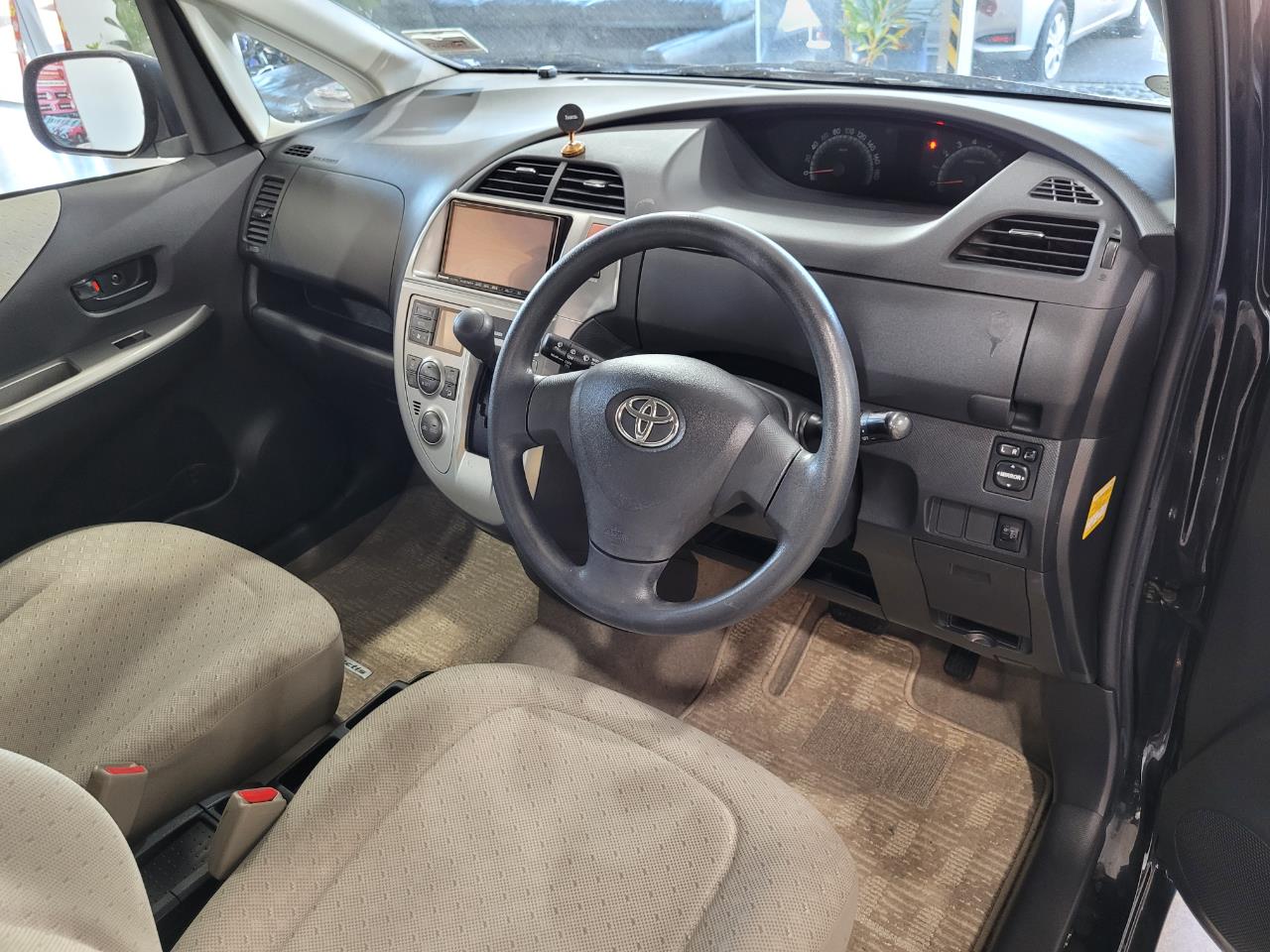 2005 Toyota Ractis