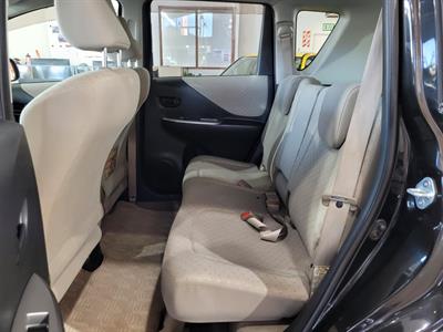 2005 Toyota Ractis - Thumbnail