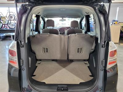 2005 Toyota Ractis - Thumbnail