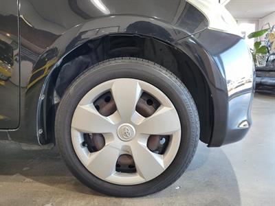 2005 Toyota Ractis - Thumbnail