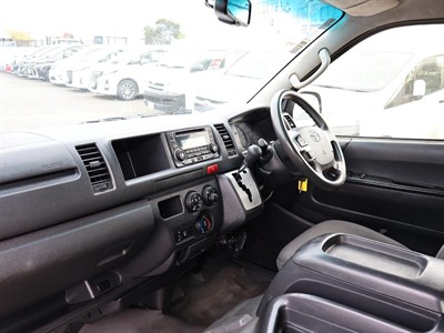 2017 Toyota Hiace - Thumbnail