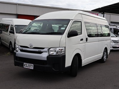 2017 Toyota Hiace - Thumbnail