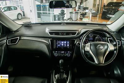 2015 Nissan X-Trail - Thumbnail