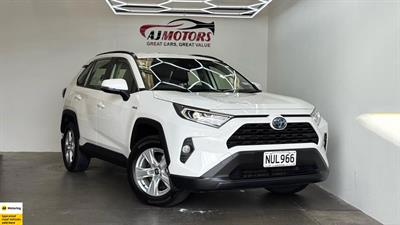 2021 Toyota RAV4 - Thumbnail