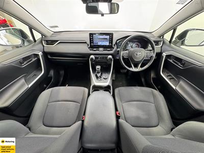 2021 Toyota RAV4 - Thumbnail